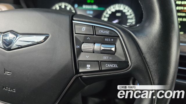 Genesis G90 2019 — photo 25