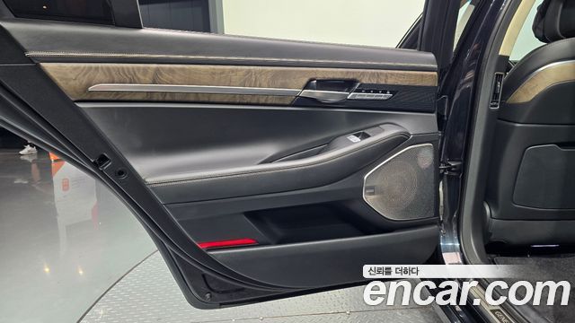 Genesis G90 2019 — photo 15