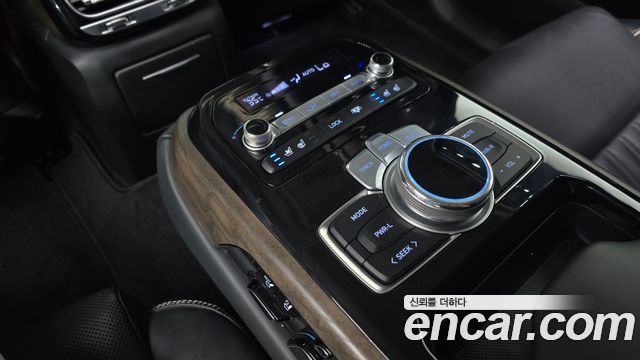 Genesis G90 2019 — photo 29