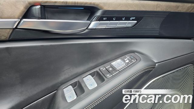Genesis G90 2019 — photo 31