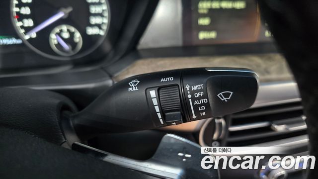 Genesis G90 2019 — photo 32