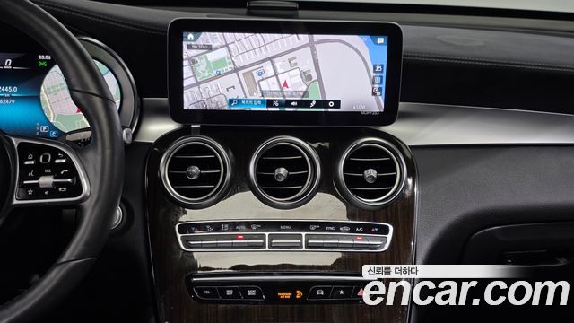 Mercedes-Benz GLC-Class 2020 — photo 19