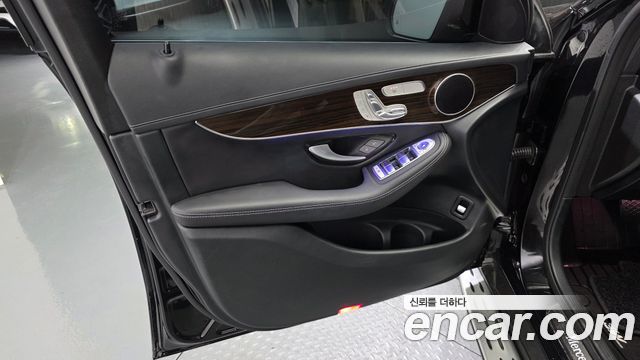 Mercedes-Benz GLC-Class 2020 — photo 14
