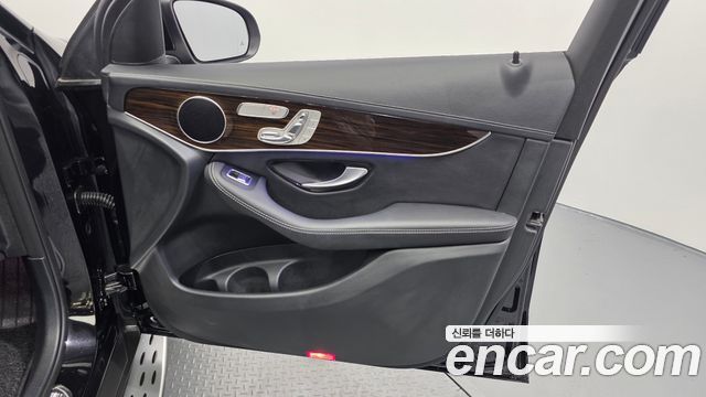 Mercedes-Benz GLC-Class 2020 — photo 15