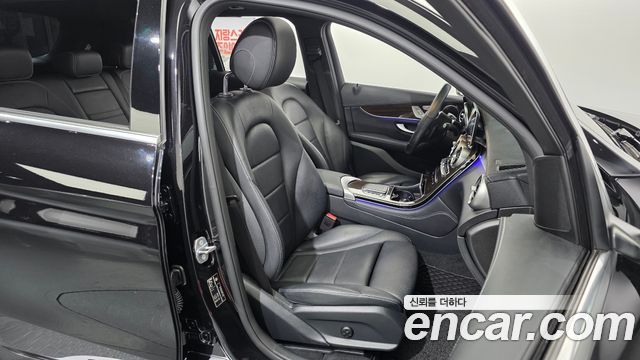 Mercedes-Benz GLC-Class 2020 — photo 16