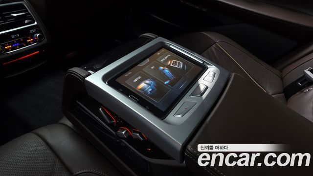 BMW 7-Series 2017 — photo 20