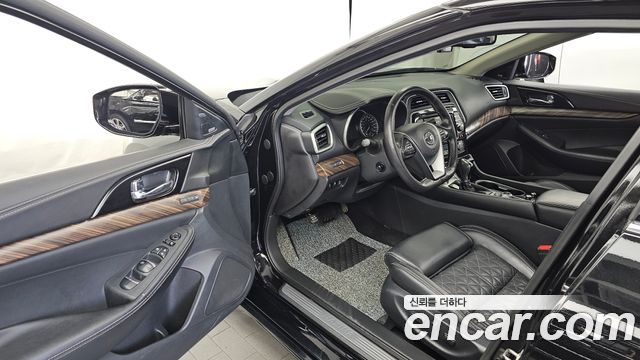 Nissan Maxima 2017 — photo 10