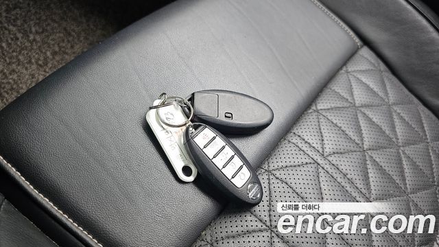 Nissan Maxima 2017 — photo 19