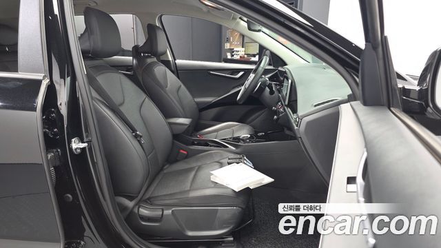 Kia Niro 2023 — photo 17