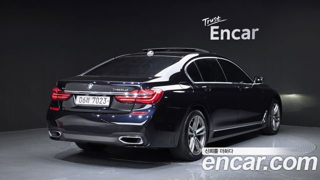 BMW 7-Series 2018 — photo 2