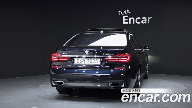 BMW 7-Series 2018 — photo 4