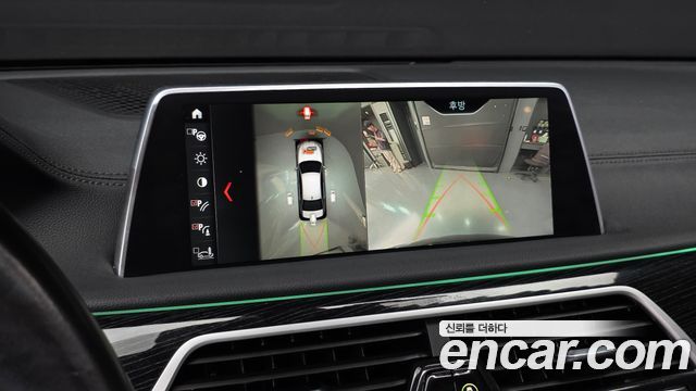 BMW 7-Series 2018 — photo 14