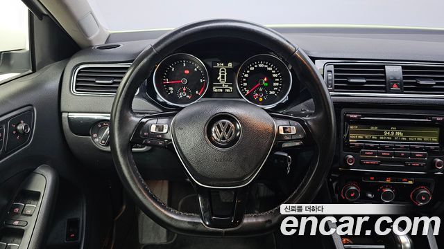Volkswagen Jetta 2015 — photo 13