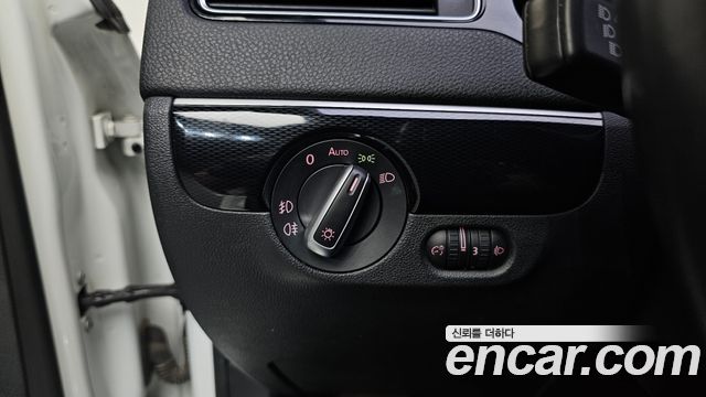 Volkswagen Jetta 2015 — photo 17