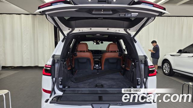 BMW X7 2025 — photo 26