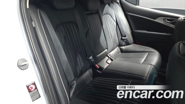 Genesis G70 2019 — photo 17