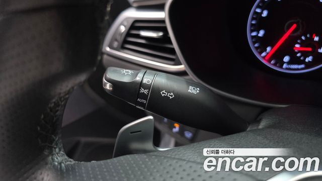Genesis G70 2019 — photo 25