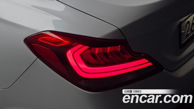 Genesis G70 2019 — photo 9
