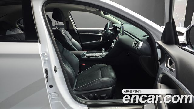 Genesis G70 2019 — photo 16