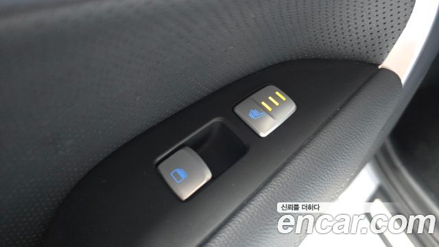 Genesis G70 2019 — photo 27