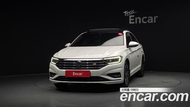 Volkswagen Jetta 2021 — photo 3