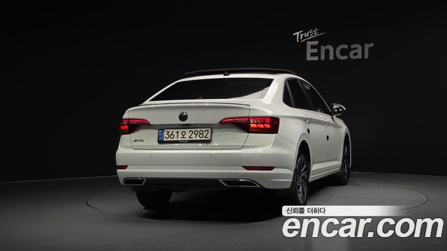 Volkswagen Jetta 2021 — photo 4