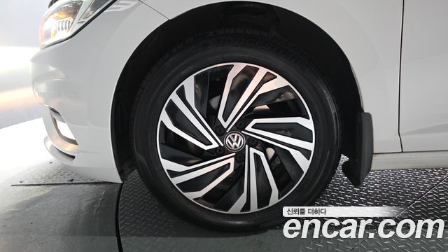 Volkswagen Jetta 2021 — photo 5