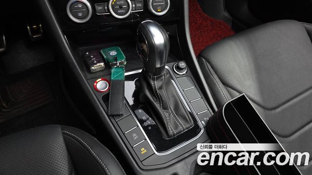 Volkswagen Jetta 2021 — photo 12