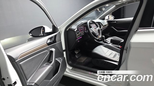 Volkswagen Jetta 2021 — photo 13