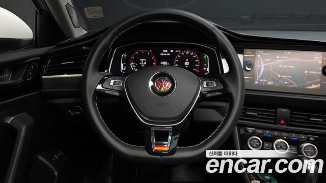 Volkswagen Jetta 2021 — photo 19