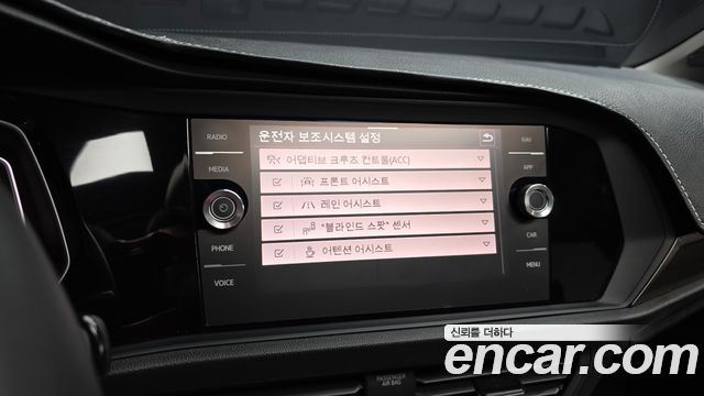 Volkswagen Jetta 2021 — photo 22