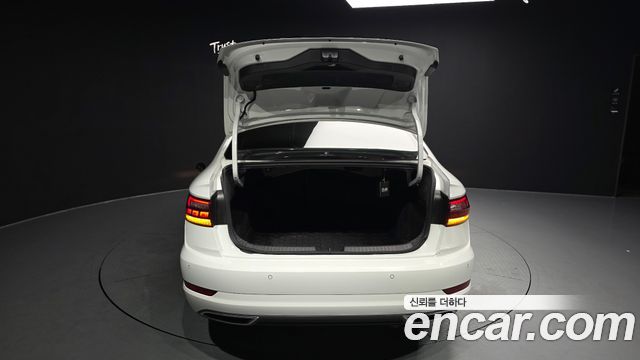 Volkswagen Jetta 2021 — photo 26