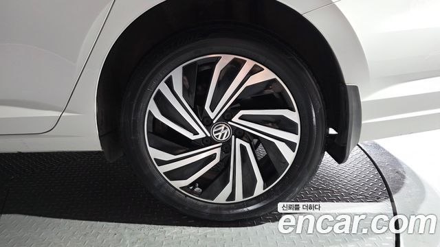 Volkswagen Jetta 2021 — photo 7