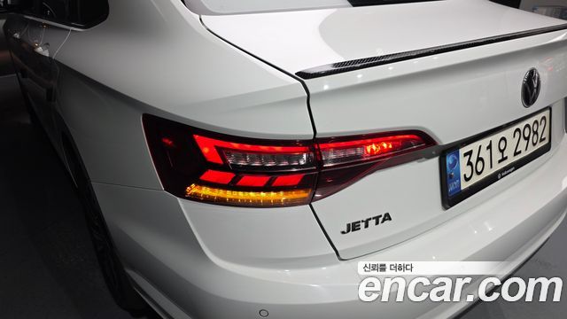 Volkswagen Jetta 2021 — photo 9