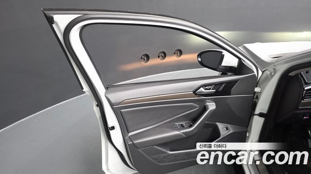 Volkswagen Jetta 2021 — photo 14