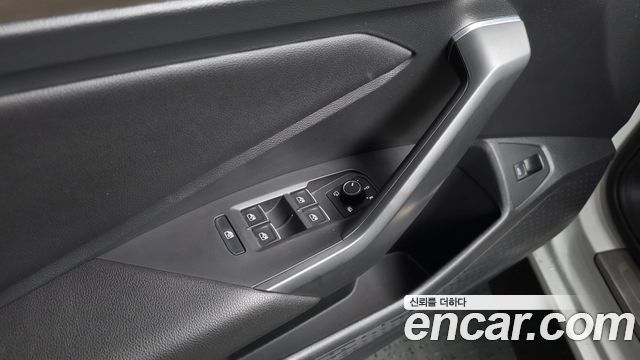 Volkswagen Jetta 2021 — photo 30
