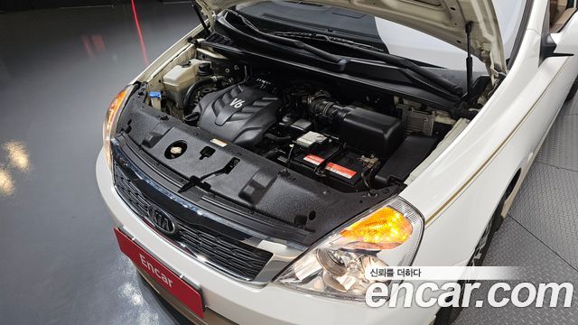 Kia Canival 2012 — photo 6