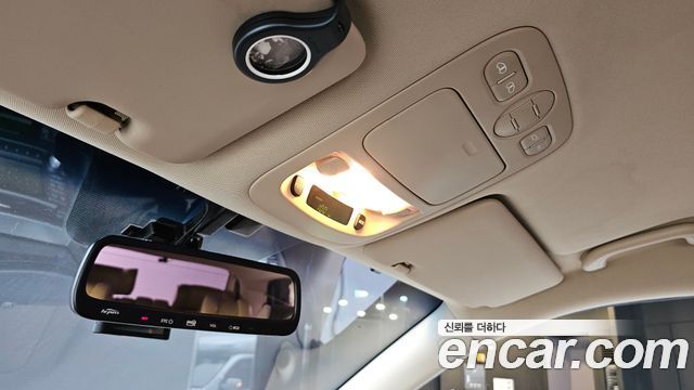 Kia Canival 2012 — photo 23