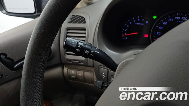 Kia Canival 2012 — photo 24