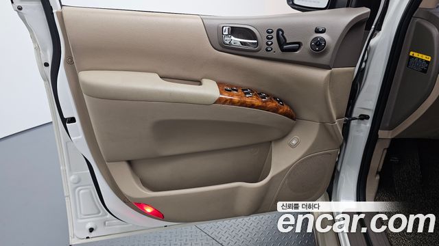 Kia Canival 2012 — photo 14