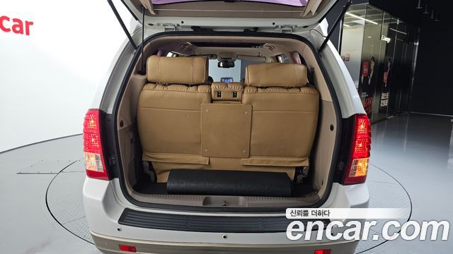 Kia Canival 2012 — photo 31