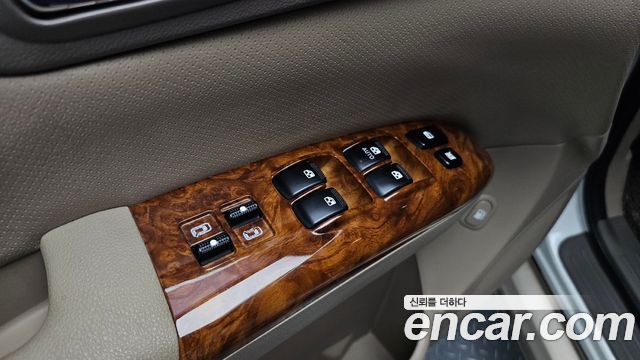 Kia Canival 2012 — photo 34