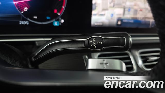 Mercedes-Benz GLE-Class 2023 — photo 12