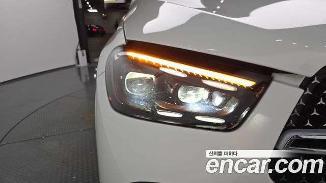 Mercedes-Benz GLE-Class 2023 — photo 8