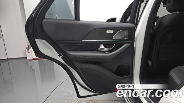 Mercedes-Benz GLE-Class 2023 — photo 15