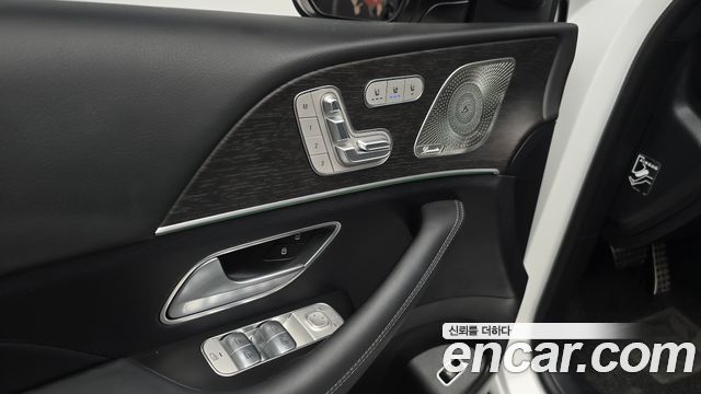 Mercedes-Benz GLE-Class 2023 — photo 27