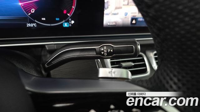 Mercedes-Benz GLE-Class 2023 — photo 36