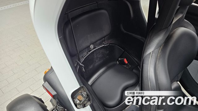Renault Korea Twizy 2020 — photo 17
