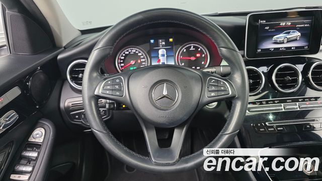 Mercedes-Benz C-Class 2018 — photo 13