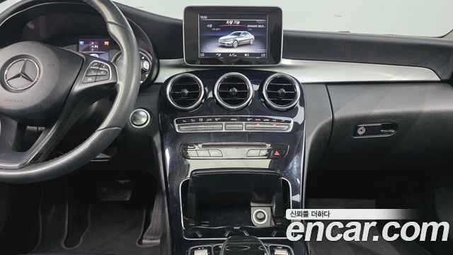 Mercedes-Benz C-Class 2018 — photo 14